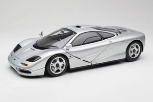 530133129 McLaren F1 Silver Minichamps 1/12 - Picture 1 of 8
