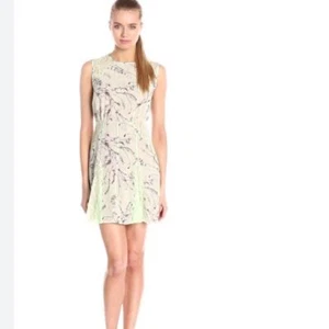 BCBGMaxazria  Gwyneth Floral Dress Nature light Mint Lace - Picture 1 of 9