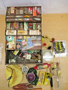 Vintage 1950's Fly Fishing tackle box - FULL with reels, poppers, flies, weights - Picture 1 of 17