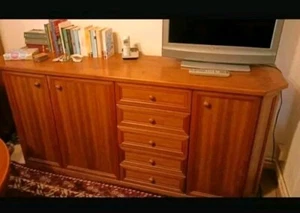 Kommode Nussbaum mit Schubladen und Schrankfächern Wohnzimmer - Bild 1 von 2
