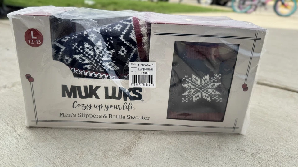 MUK LUKS Para hombres L 12-13 AZUL MARINO Copos de Nieve ZAPATILLAS RASPADURAS Con Botella Suéter COOZIE Foto 1 de 1
