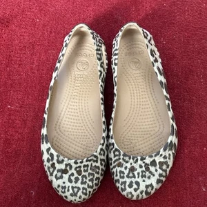 Crocs Women's Kadee Leopard Print Shoe Ballet Slip on Flats Size 5 - Picture 1 of 7