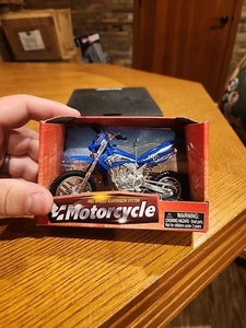 Motorräder Modell Motocross Enduro Dirt Bike Spielzeug Bike Maßstab 1:18  - Bild 1 von 6