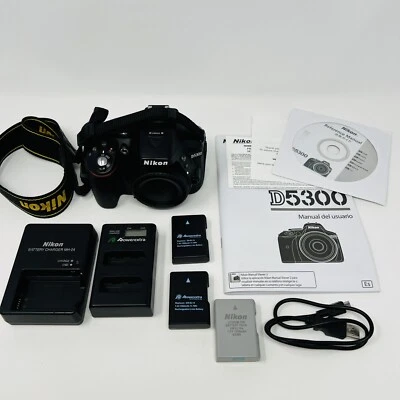Cuerpo de cámara digital Nikon D5300 24,2 MP SLR giratorio LCD con 3 baterías 2 cargadores Foto 1 de 4