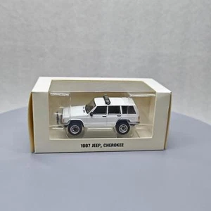 Greenlight 1:64 1997 Jeep Cherokee Car Model Collection Toys Gifts - Picture 1 of 5