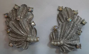 VTG Silver Tone Art Deco Feathers Rhinestone AURORA BOREALIS Clip-On Earrings - Picture 1 of 6
