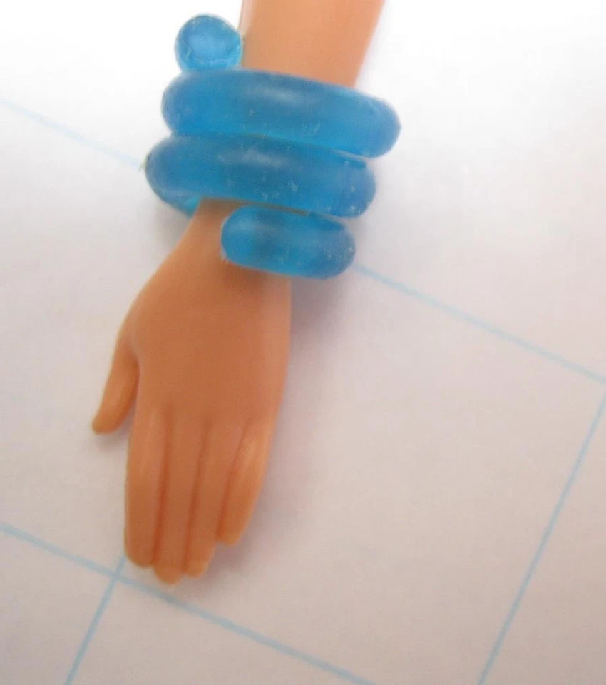 Joyería MUÑECA Moda Rocker Vintage Años 80 ~ PULSERA SERPIENTE AZUL ~ Bratz Moxie Liv Foto 1 de 1