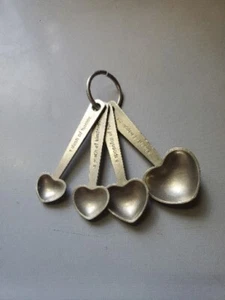 Vintage USA Pewter Heart Shaped Measuring Spoons 4pc Rustic Beehive Bakery - Picture 1 of 6