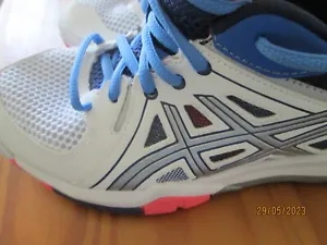 ASICS GEL TASK BLUE/SILVER/WHITE 6 VGC - Picture 1 of 2