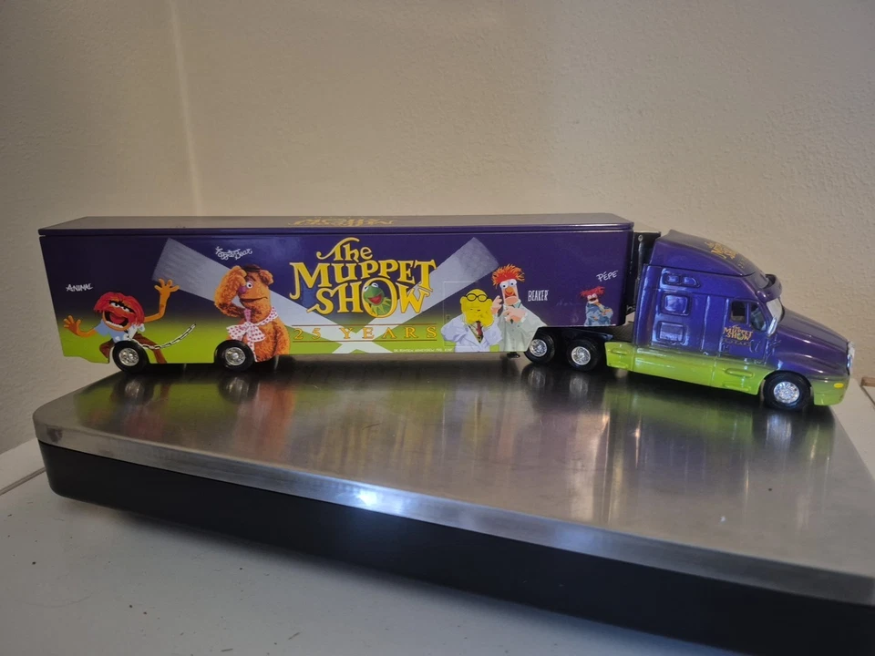 1:64 Action 2002 Kenworth Transport Hauler 25th Anniversary Muppet Show — 第 1/4 张图片