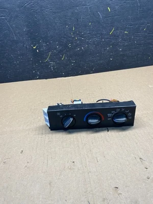 2001 - 2007 GMC Chevrolet Express 1500 Climate Control A/C t1315 DG - Image 1 of 4