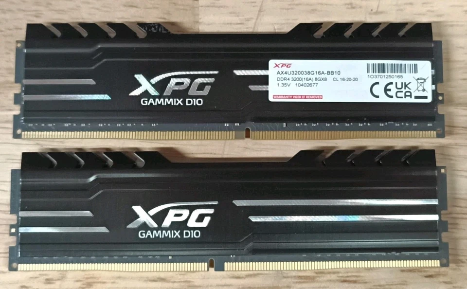 ADATA XPG 8GB DDR4 RAM 3200MHz AX4U320038G16A-BWZ Foto 1 de 1