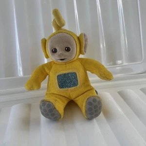 Vintage 1998 Eden Teletubbies Yellow 8" Lala Flocked Fuzzy Face Plush E5-5 - Picture 1 of 7