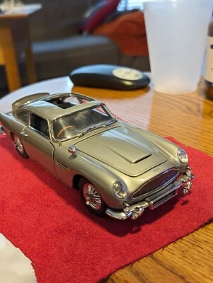 Danbury Como Nuevo Aston Martin James Bond DB5 007-Dañado-Leer "No Solo Nuestra Vainilla" Foto 1 de 4
