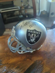 WILLIE BROWN AUTOGRAPHED MINI HELMET OAKLAND RAIDERS HOF 84 Case Included - Picture 1 of 5