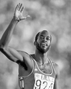 1984 Summer Olympics EDWIN MOSES Glossy 8x10 Photo Los Angeles Print USA - Picture 1 of 1