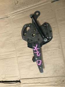 bmw e30 saloon 4 door front seat driver side left mechanism bracket holder - Picture 1 of 2