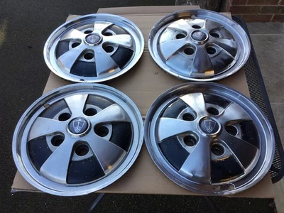 Embellecedores de rueda ROVER P6 3500S.    Juego de cuatro. Foto 1 de 4