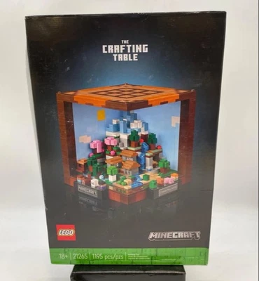 *SHIPS TODAY* LEGO Minecraft The Crafting Table Collectible Video Game 21265 NEW - Image 1 of 2