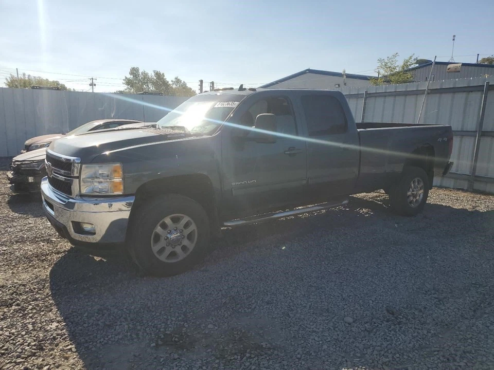 (LOCAL PICKUP ONLY) Hood Fits 11-14 SILVERADO 2500 PICKUP 2038265 Foto 1 de 4