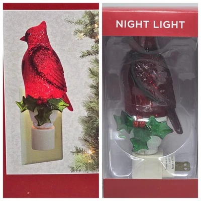 Enchufe Giratorio 360° Luz Nocturna Cardinal Navidad Vacaciones Nuevo en Caja Kohl's Foto 1 de 4