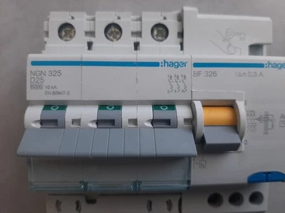 DISJONCTEUR TRIPHASE NGN325 DIFFERENTIEL BF326 HAGER 25A 300mA COURBE D - Photo 1/2