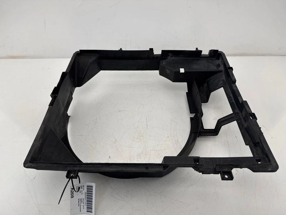 Cubierta del ventilador de refrigeración del radiador Nissan Pathfinder 2005-2007 OEM Foto 1 de 4