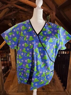 NEW Absolute Womens Scrubs Top 1X Frogs Blue Green Medical Nursing Pockets Nwt - Image 1 of 4