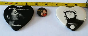 The Beatles: John Lennon Vintage Badge 3 items: 2 Hearts shape and 1 round badge - Bild 1 von 5