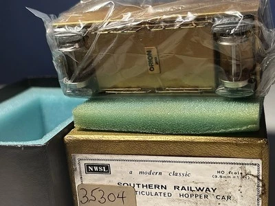 Coche tolva articulada NWSL Southern Railway escala HO latón nuevo en caja 2/2 Foto 1 de 4