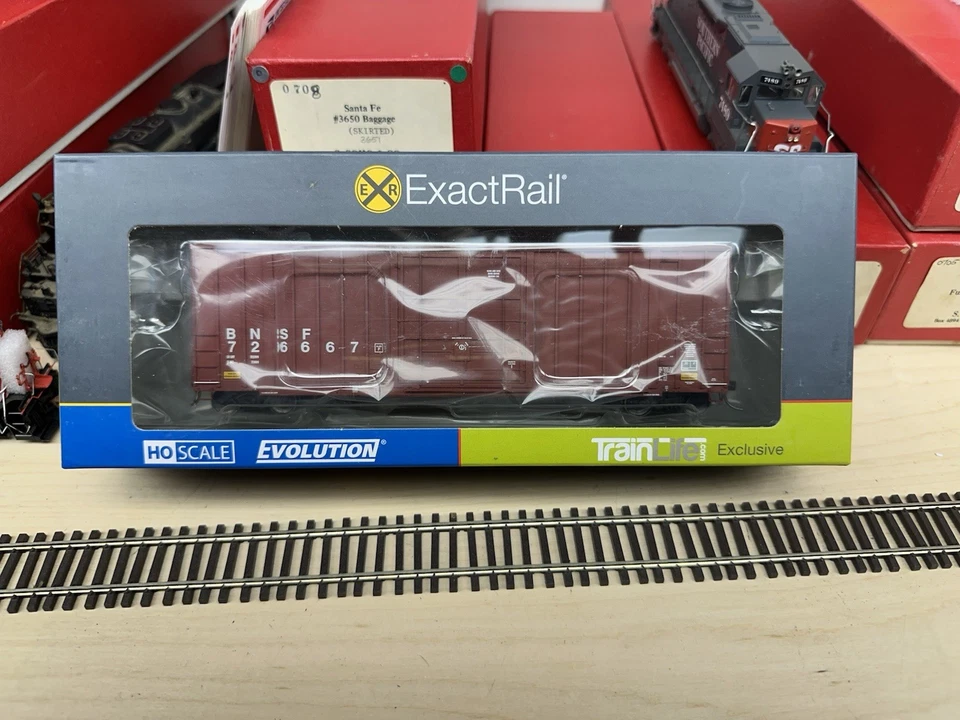 Exactrail Evolution Burlington Northern & Santa Fe Gunderson 6269 Boxcar #726667 - Image 1 of 2