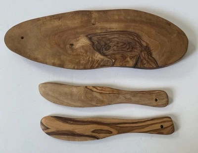 Unbranded Olivewood Cheese Board 2 Olivewood Butter Spreading Knives Charcuterie - Image 1 of 4