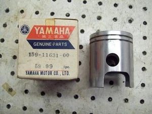 YAMAHA PISTON YDS5 1967 YM2C 1967 OEM NOS AHRMA VINTAGE - Picture 1 of 2