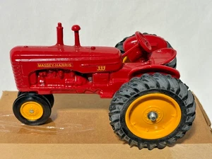 Scale Models Massey Harris 333, 1992 Farm Progress Show, Red,  1/16 - Picture 1 of 7