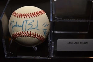 MICHAEL BIEHN firmado RAWLINGS LÁPIDA JOHNNY RINGO GRAN CONTENIDO - Imagen 1 de 3