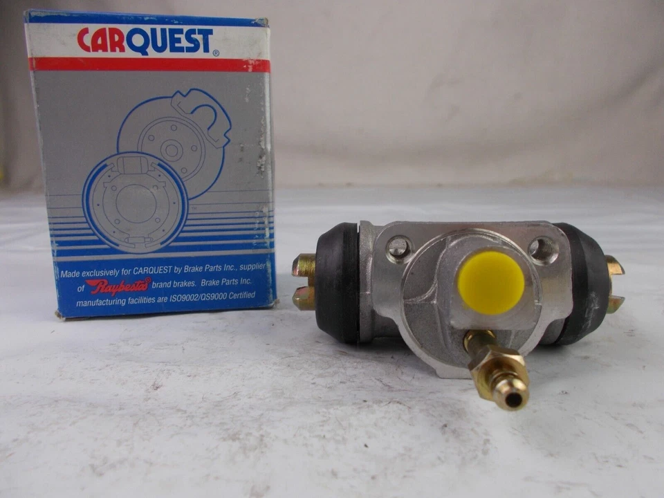 Cilindro de rueda de freno de tambor trasero CARQUEST WCA37684 se adapta a; Nissan D21 y Pathfinder Foto 1 de 4