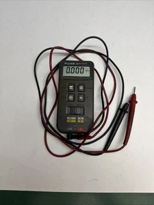 Multimetro digitale portatile Fluke 12 multimetro con cavi e custodia testato e funzionante - Foto 1 di 16