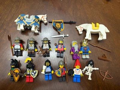 lego vintage castle minifigures lot from sets 6091 and 6026- king, soldier - Image 1 of 4