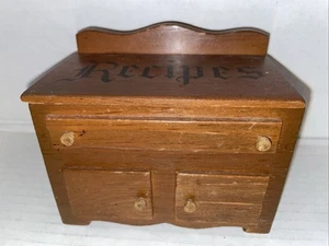 Vintage Rezeptbox aus Holz mit künstlichen Küchenschrank Schubladen und Vintage Rezepten - Bild 1 von 15