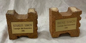 2 mattoncini originali recuperati dal 1986 ristrutturazione sala Carnegie - Stanley Simon - Foto 1 di 5