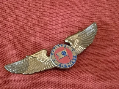 Insignia de plástico vintage de National Airlines Junior Pilot Wings Kiddie Foto 1 de 4