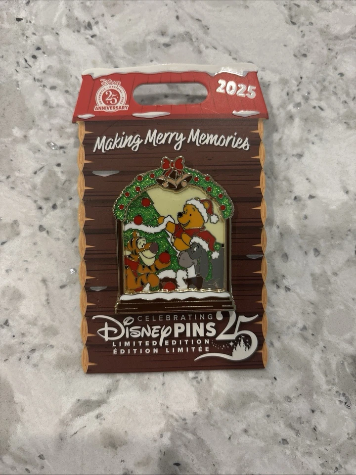 NUEVO Prendedor Winnie The Pooh LE 4500 Holiday Making Merry Memories 2025 de los parques de Disney Foto 1 de 1