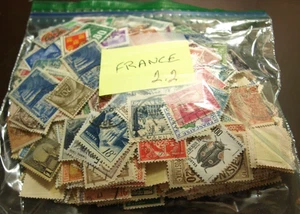 2.2 OUNCES FRANCE AND COLONIES STAMPS OFF PAPER UNCHECKED - Bild 1 von 2