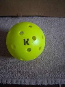 Kairos 12 Stück USAPA zugelassene Pickle Ball 40 Löcher gelb  - Bild 1 von 8