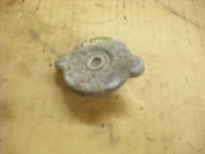 1984 Mitsubishi Mighty Max 2.3 TD 4D55 radiator cap - Picture 1 of 2