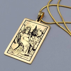 Collar Colgante Carta Tarot La Emperatriz Arcanos Mayores Tono Oro 18”. - Imagen 1 de 4