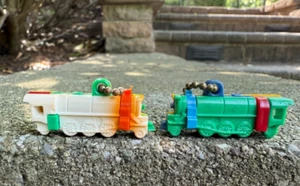 Vintage Plastic Pull Apart Puzzle Keychain Locomotive Trains....2 Different - Picture 1 of 2