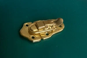 Gibson and Fender + others case latch, brass, small 2nds defect - Picture 1 of 2