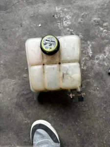 FORD FOCUS RADIATOR COOLANT EXPANSION HEADER TANK BOTTLE AND CAP - 3M5H8K218 - Picture 1 of 3