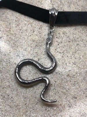 Pingente amuleto vintage feito à mão de aço inoxidável cobra iene da sorte - Imagem 1 de 4